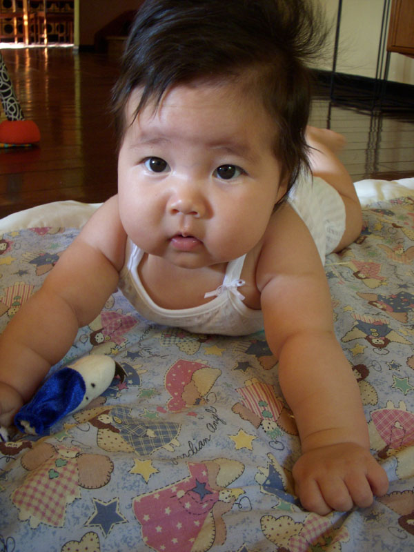 09-12-2007-baby-look-up